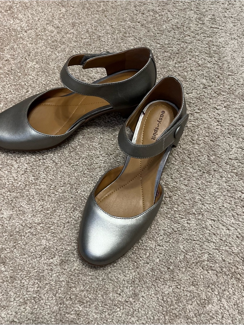 Easy Spirit Women's Metallic Pewter Mary Jane Heels